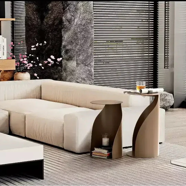 Gold Metal Novelty End Table, 15