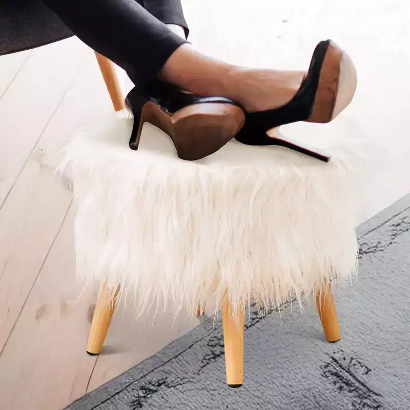 Cheer Collection 17 Round Faux Fur Stool (White)