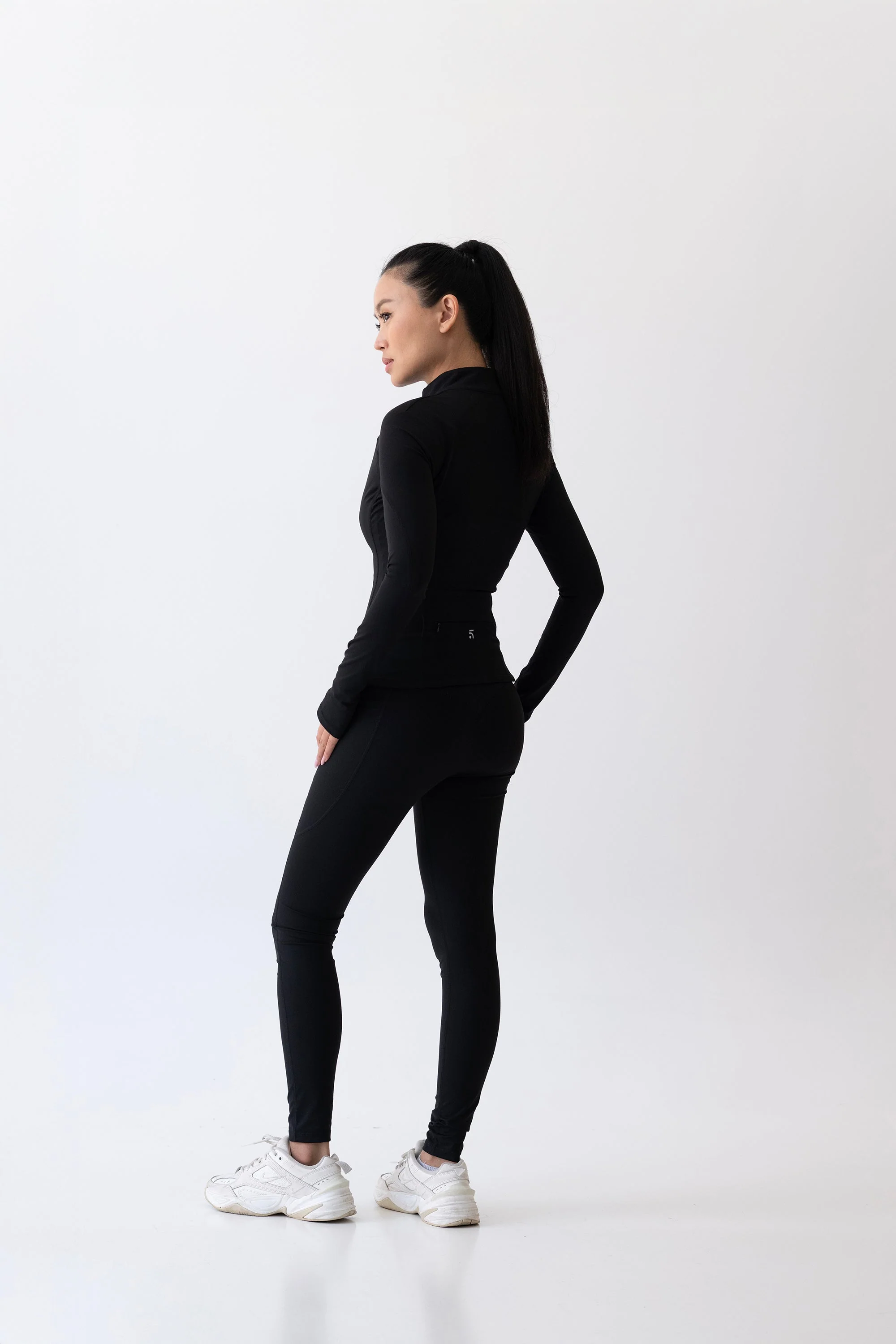 The Contour Zip
