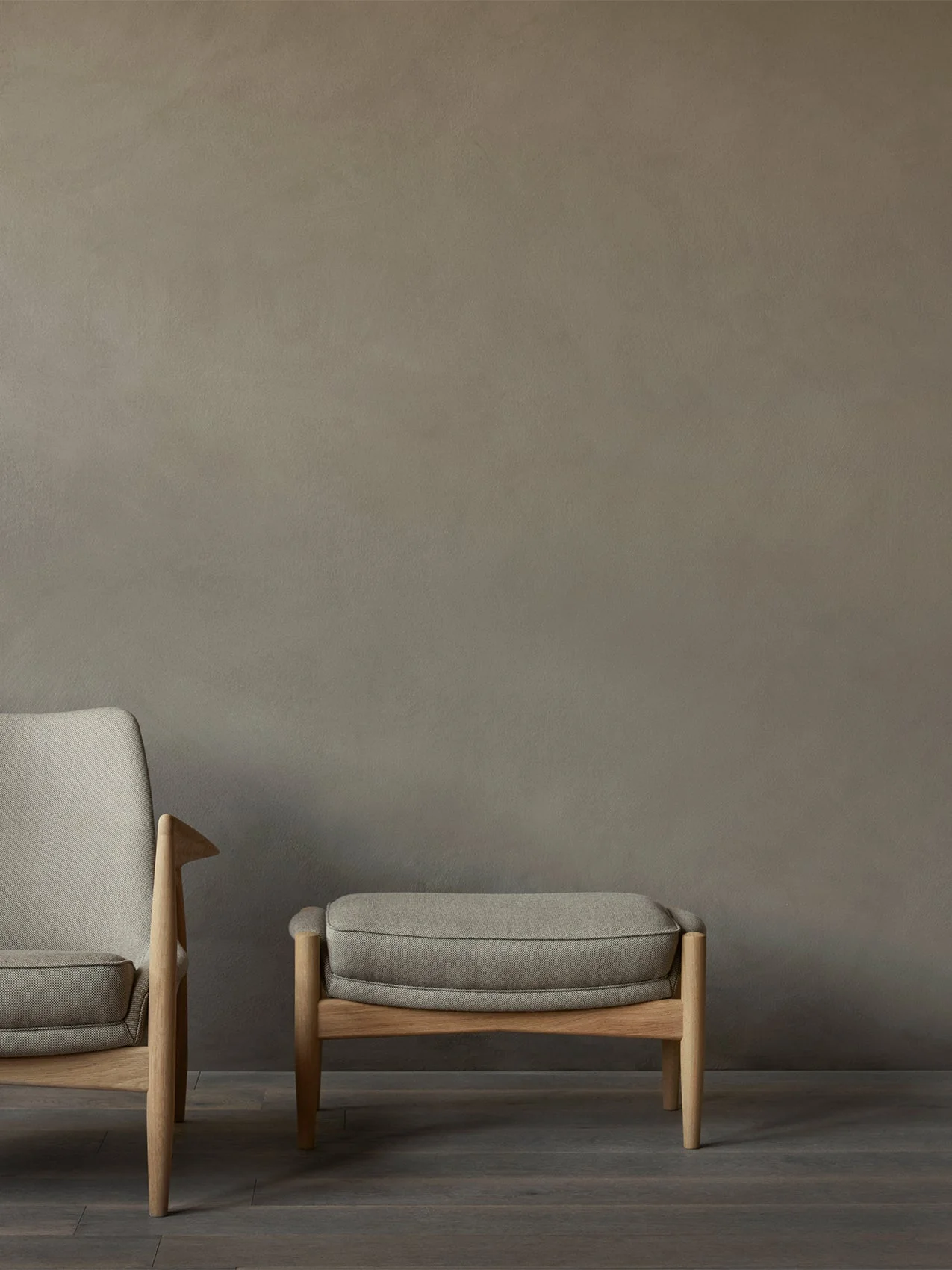 Lounge Ottoman Organic Form, Pairs with Lounge Chair
